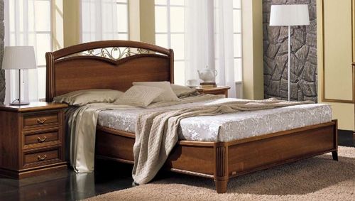 Camel Nostalgia Walnut Italian Curvo Fregio 6ft Queen Size Bed