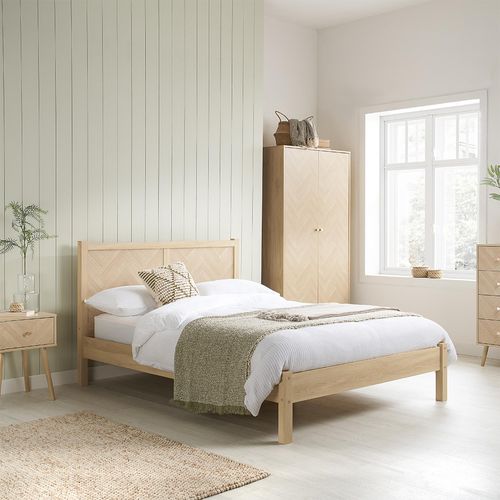 Herringford Oak Bed - Sizes Available