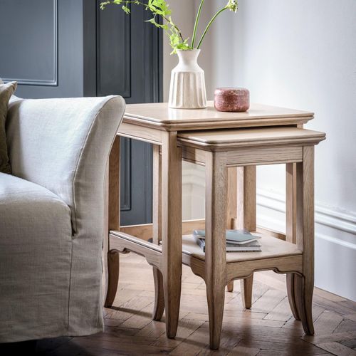Willis and Gambier Toulon Oak Nest of 2 Tables