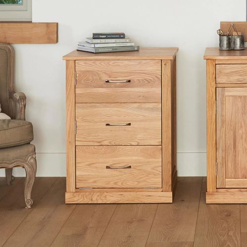 Mobel Oak Cupboard