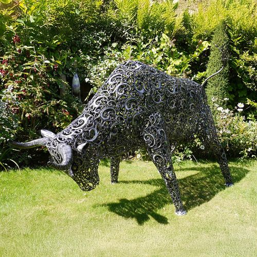 Garden Bull Statue - Metal