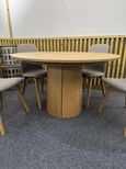 Extending Dining Table - 4-6 Seater - 123cm-149cm - Round - Oak - SM33 - EX Display