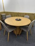 Extending Dining Table - 4-6 Seater - 123cm-149cm - Round - Oak - SM33 - EX Display
