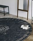 Grand Black Woven Round Rug - 240cm x 240cm