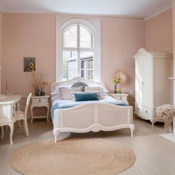 Willis and Gambier Ivory Bedroom