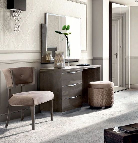 Modum Platinum Italian Taupe Round Pouf