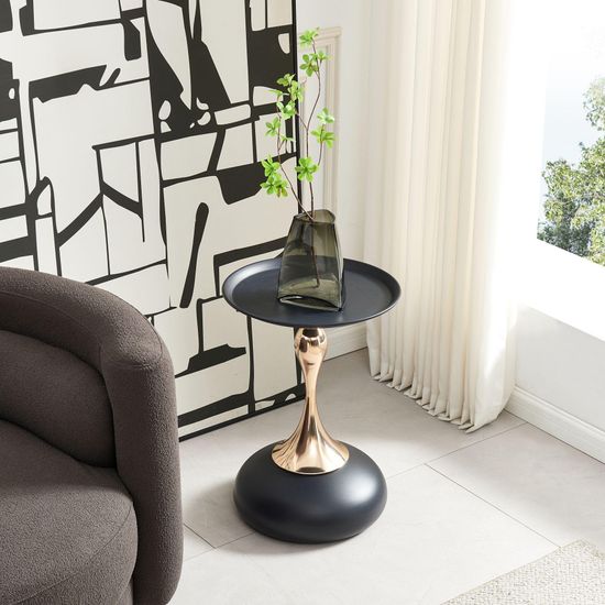 Dumbbells Black and Gold Round Wine Table