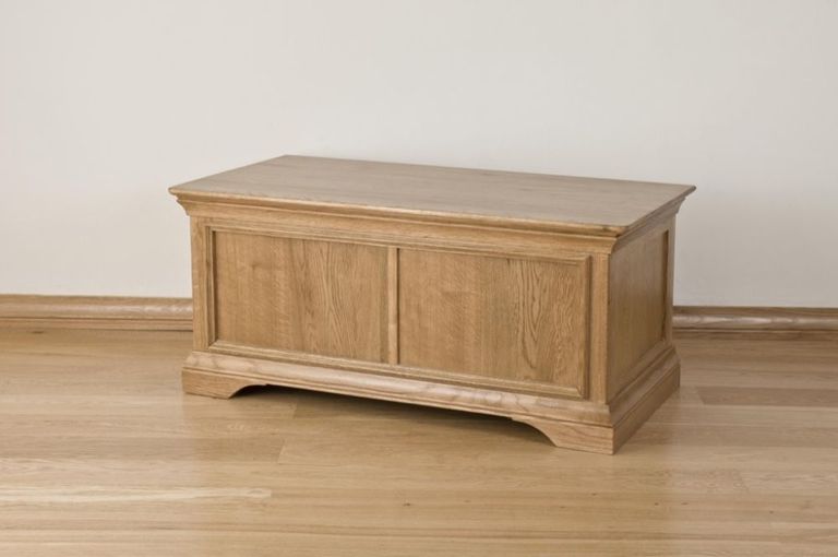 Lyon Oak Blanket Box