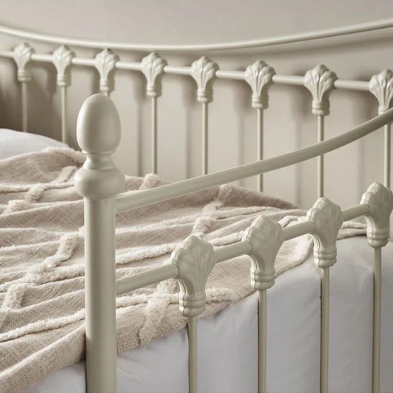 Versailles Metal Frame Daybed - White