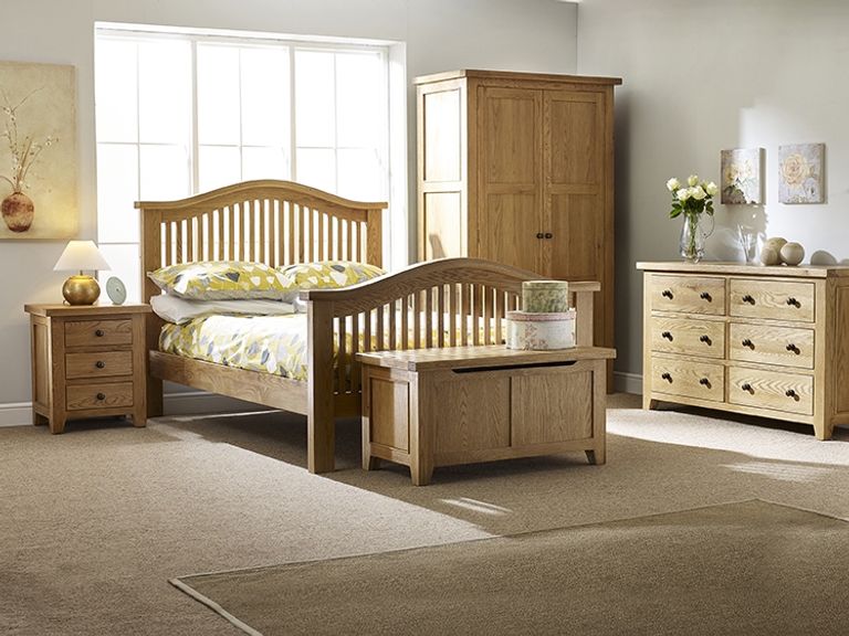 Appleby Oak Bed Frame, High Foot End with Curved Slatted Headboard