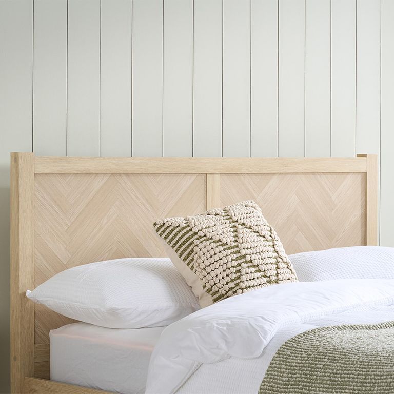 Herringford Bed - Oak - Sizes Available