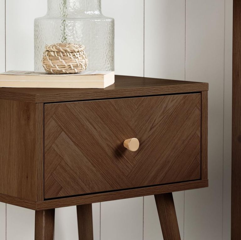 Herringford Bedside Table - 1 Drawer - Walnut
