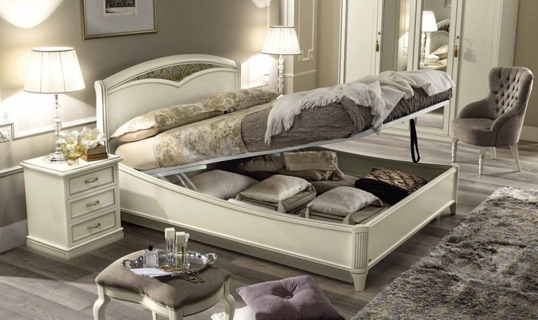 Nostalgia Bedside Cabinet - 3 Drawer - Bianco Antico