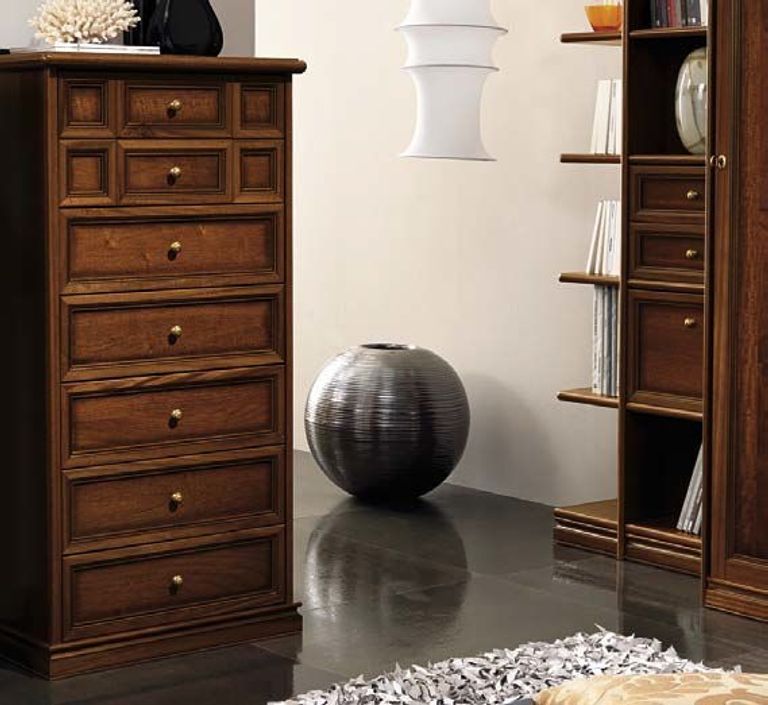 Nostalgia Chest - 7 Drawer - Tall - Walnut