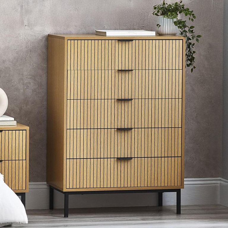 Sia Chest of Drawers - 5 Drawer - Ribbed - Oak