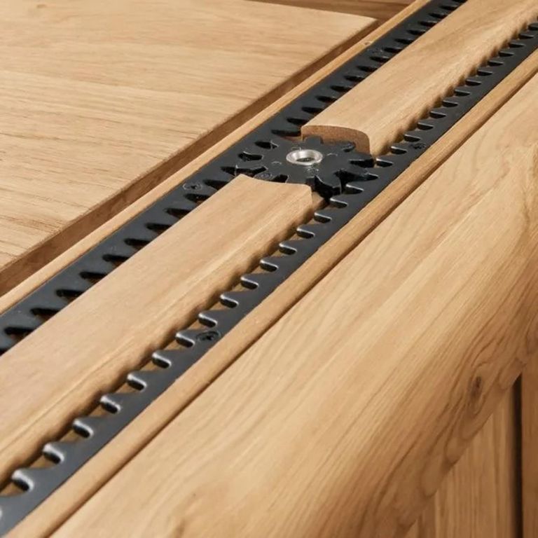 Sorento Round Extending Dining Table - 4 Seater - 120cm-170cm - Oak