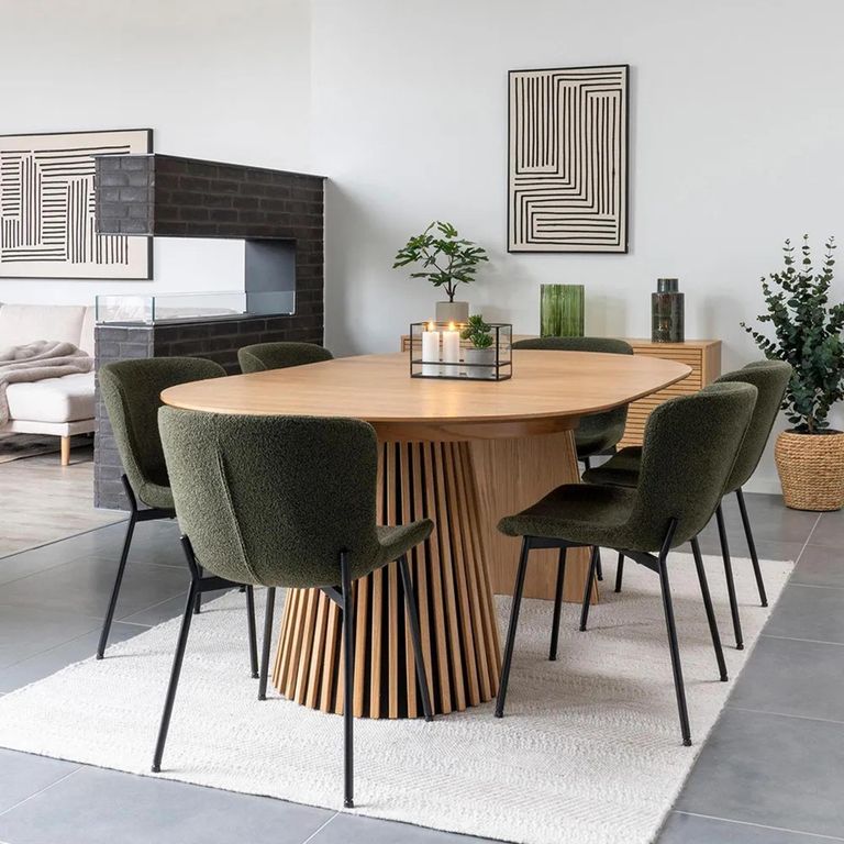 Osaka Round Extending Dining Table - 4-8 Seater - 120cm-200cm - Slatted Base - Oak