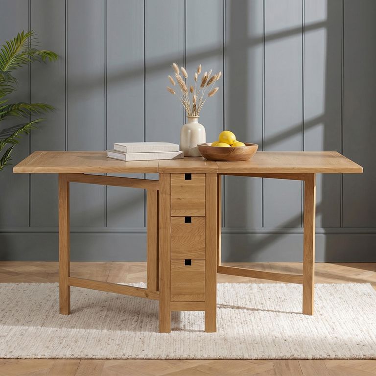 Hampshire Oak Extending Dining Table - 2-6 Seater - 32cm-152cm
