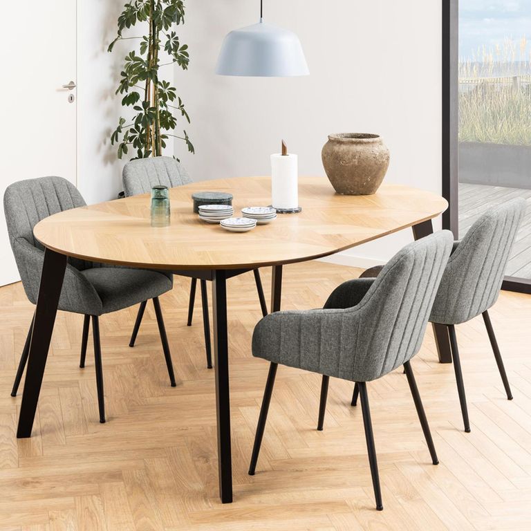 Georgetown Round Dining Table - 4-8 Seater - 120cm-198cm - Oak