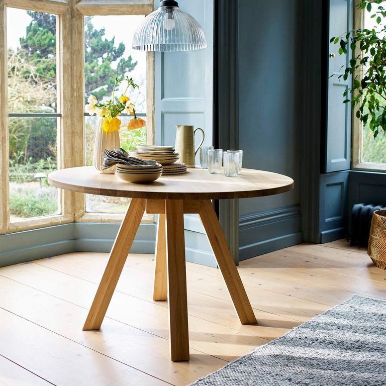 Hambledon Round Dining Table Natural Oak