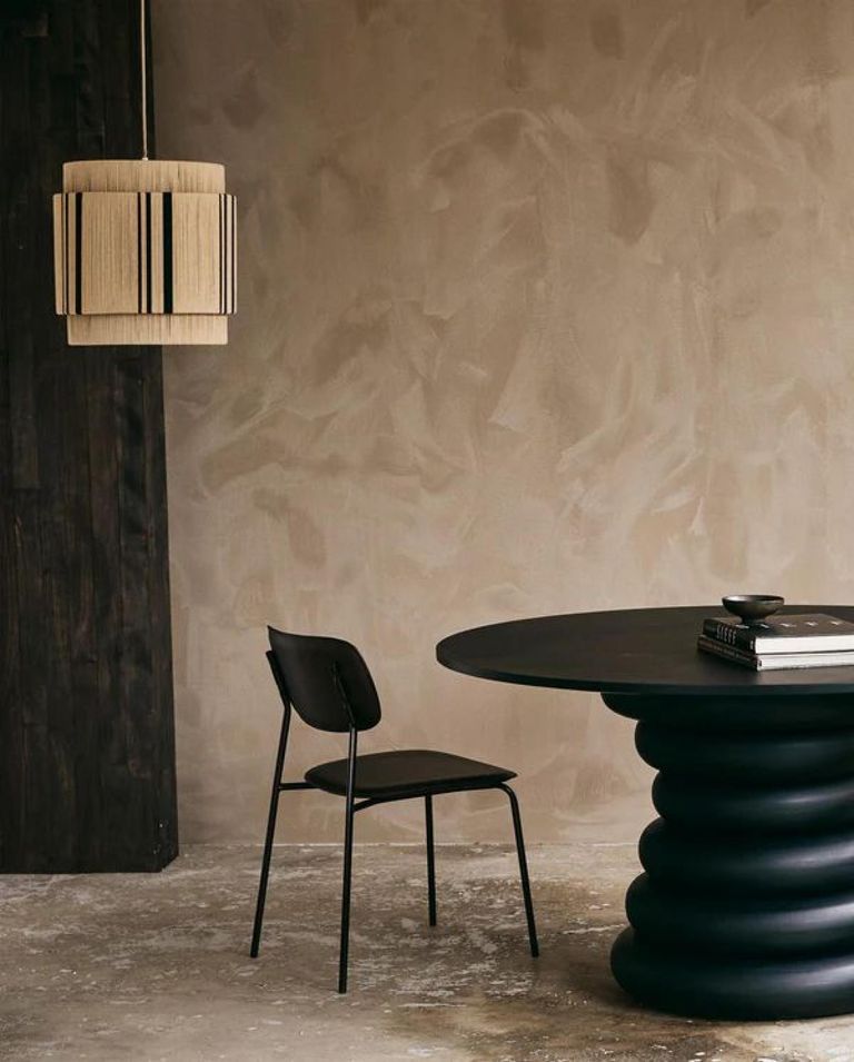 Yalu Black 6 Seater Round Dining Table