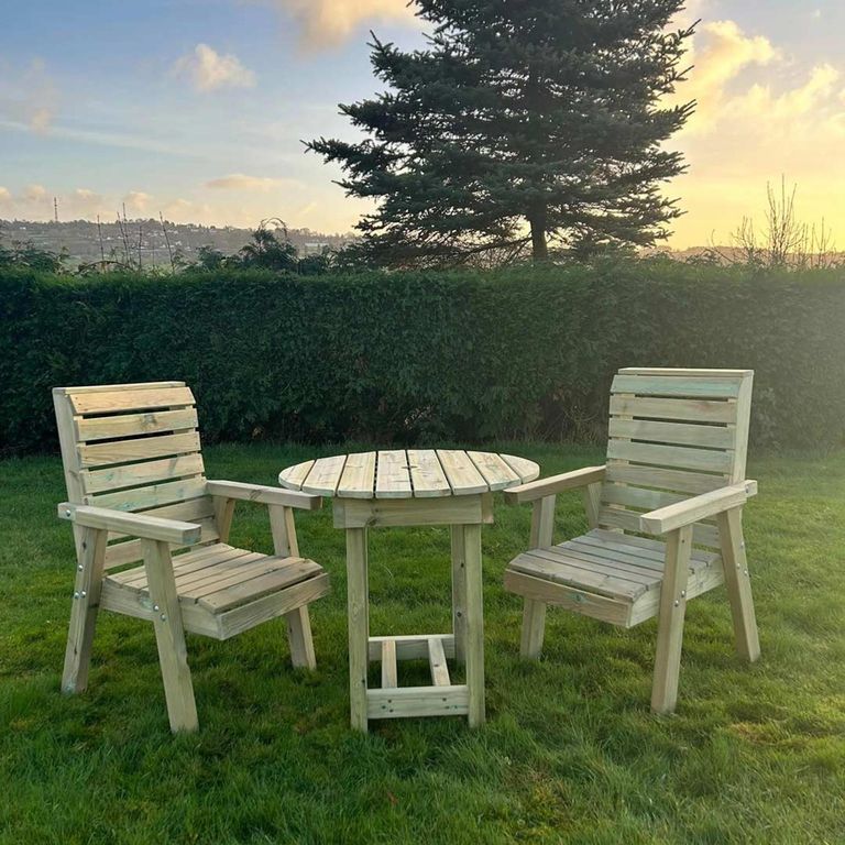 Clover Garden Bistro Set - 2 Seater - Round - Redwood
