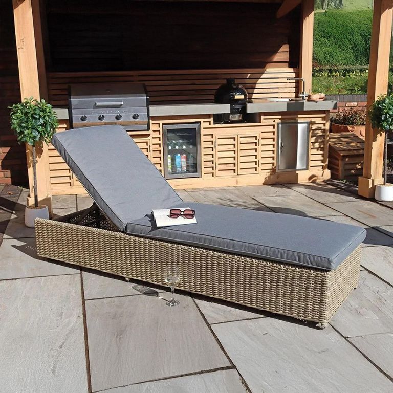 Wentworth Garden Sunlounger - Manual - Beige - Rattan