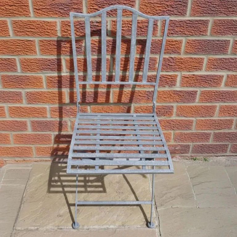 Garden Table - Savannah - Grey Metal - Round - with 2 Chairs