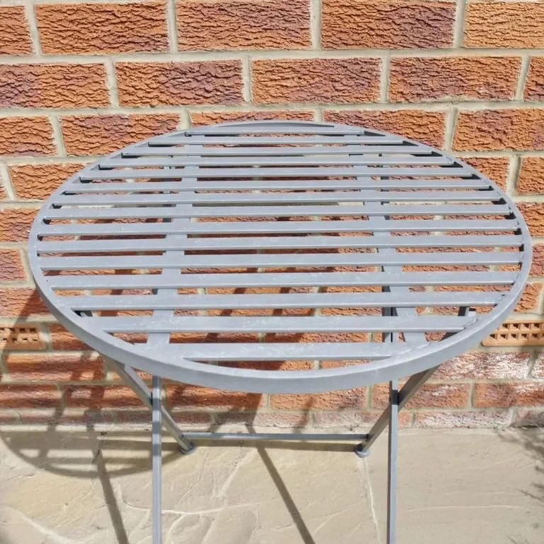 Garden Table - Savannah - Grey Metal - Round - with 2 Chairs