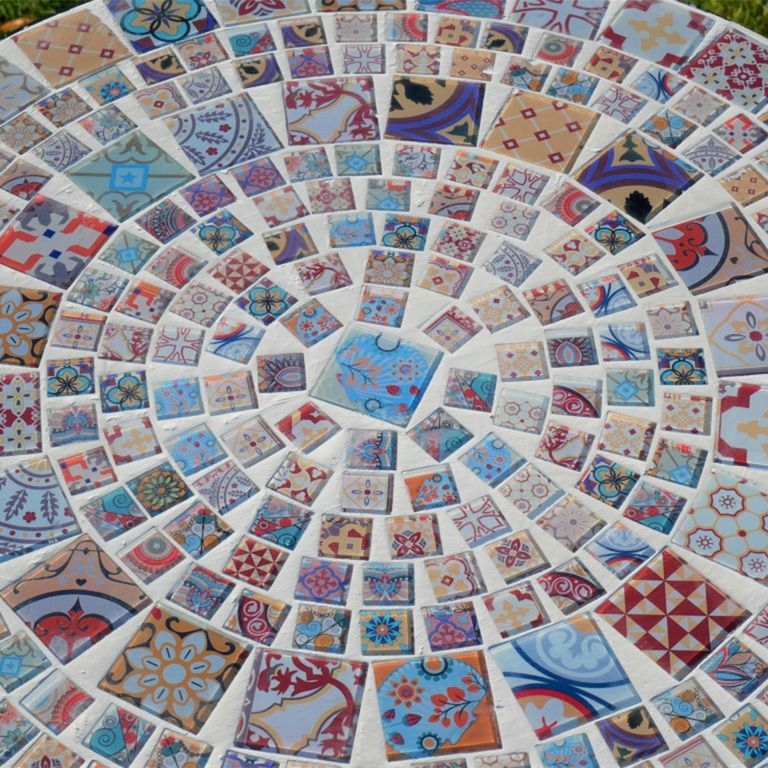 Garden Table - Mosaic - Black Metal - Round - with 2 Chairs