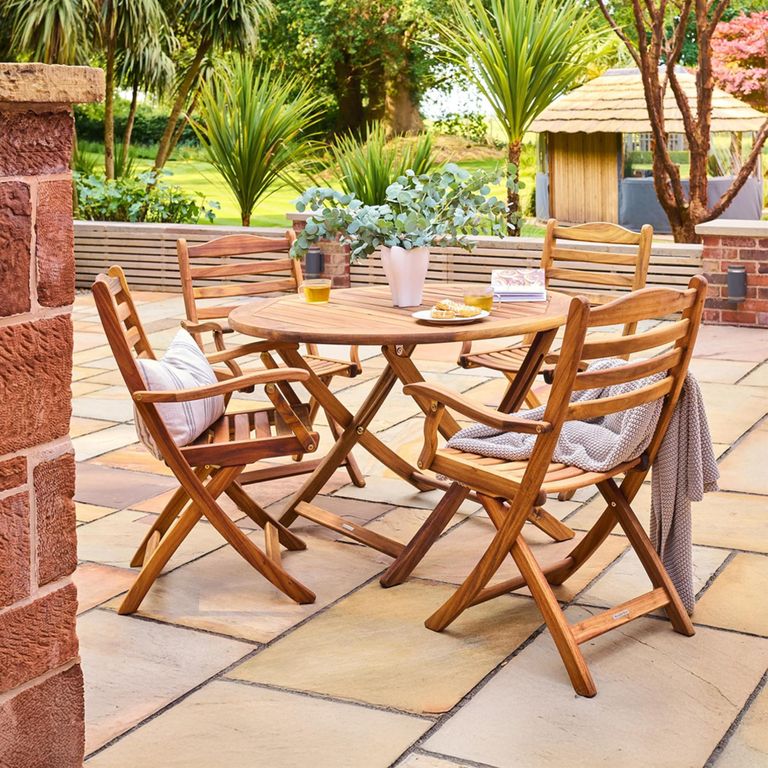 Redcliffe Garden Round Dining Set - 4 Seater - 110cm - Folding - Acacia Wood - 4 Folding Carver Dining Armchair