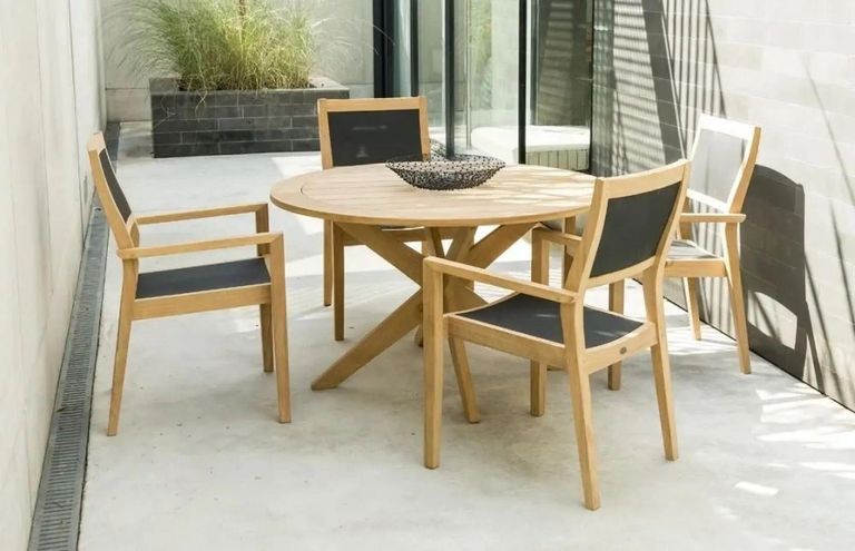 Roble Dining Table - 4 Seater - 125cm - Garden - Round - Cross Base