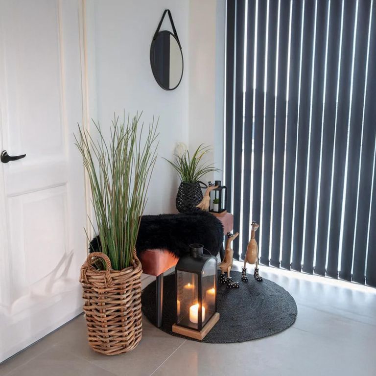 Throw - Lambskin - Black