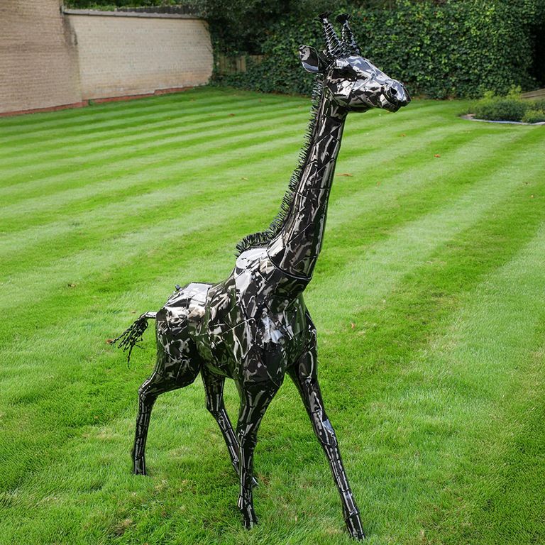 Black Metal Giraffe Statue