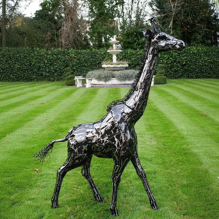 Black Metal Giraffe Statue