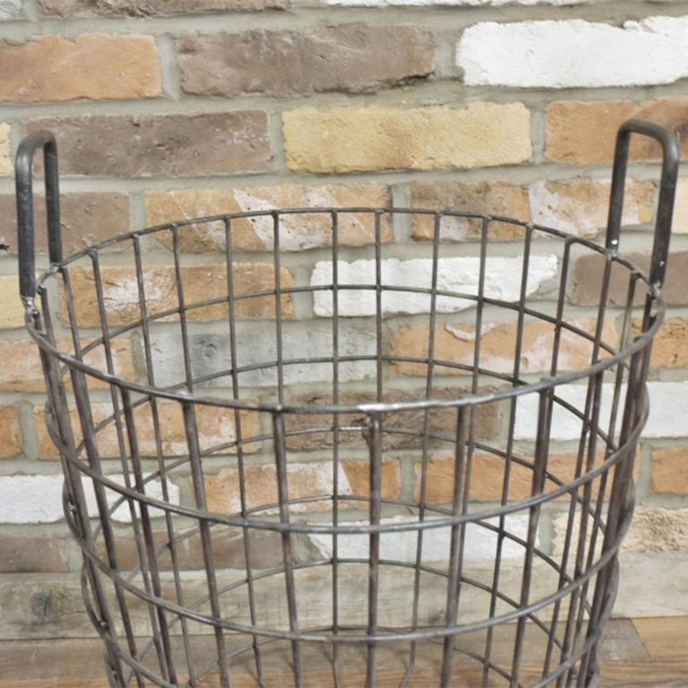 Table - Wood and Metal - Round - Basket