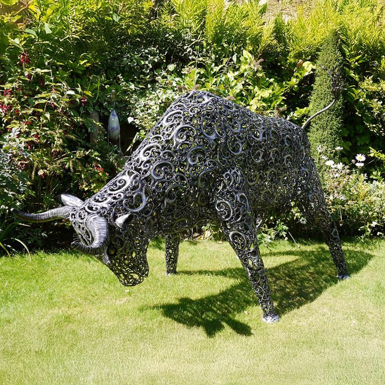 Garden Bull Statue - Metal