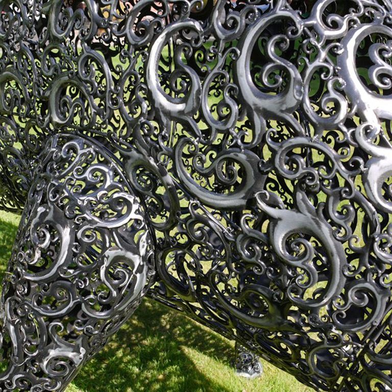 Garden Bull Statue - Metal