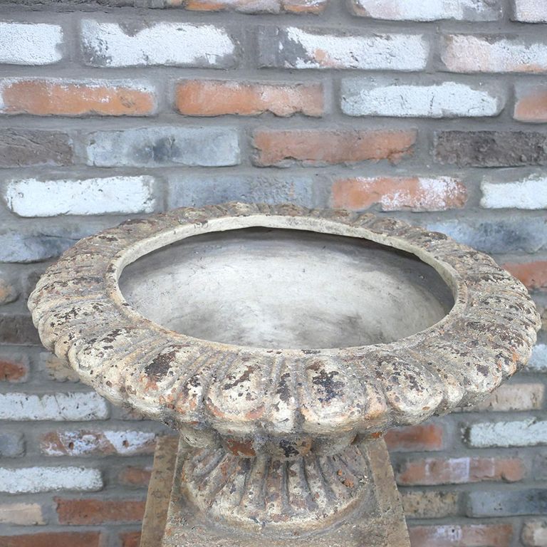 Garden Urn - Pedestal - Plant - Grey - Metal