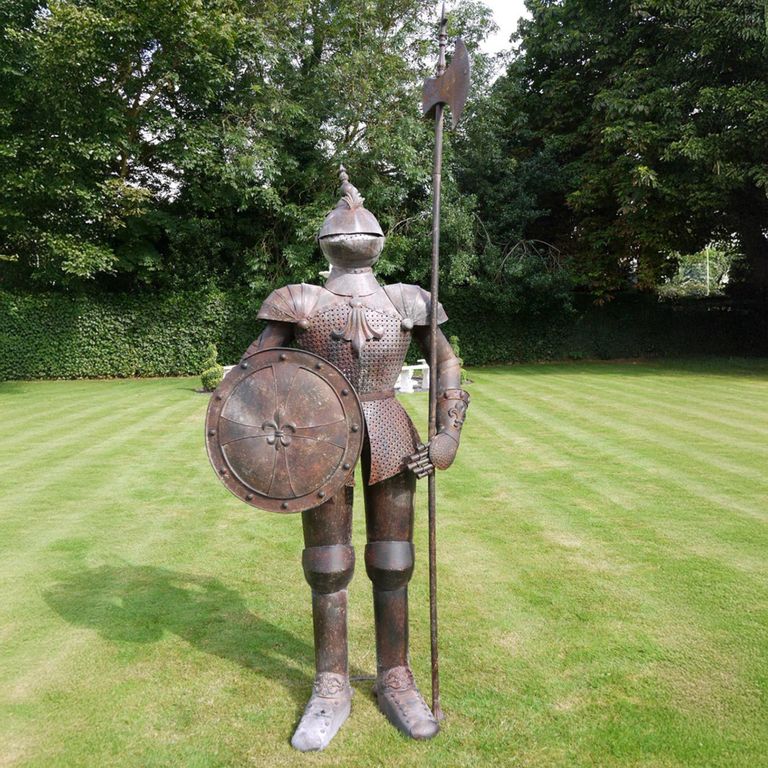 Rusty Suit of Armour - Large - Metal