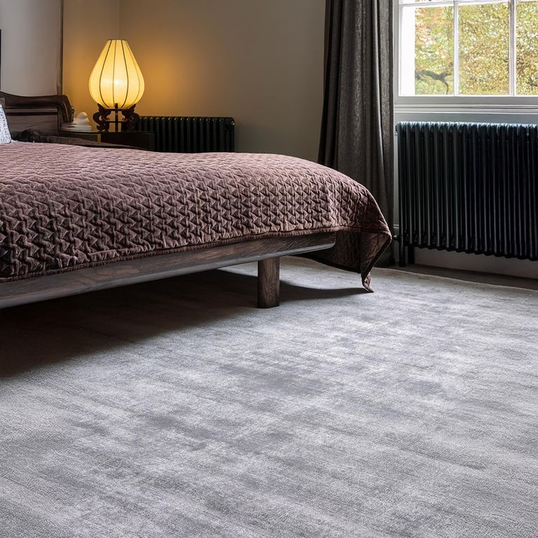 Contemporary Plain Blade Rug - Silver - Sizes Available