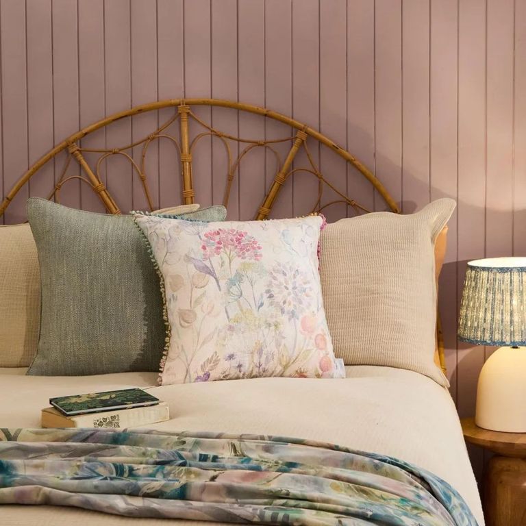 Clearance - Voyage Maison Country Cream Hedgerow Printed Square Cover - FSS16422