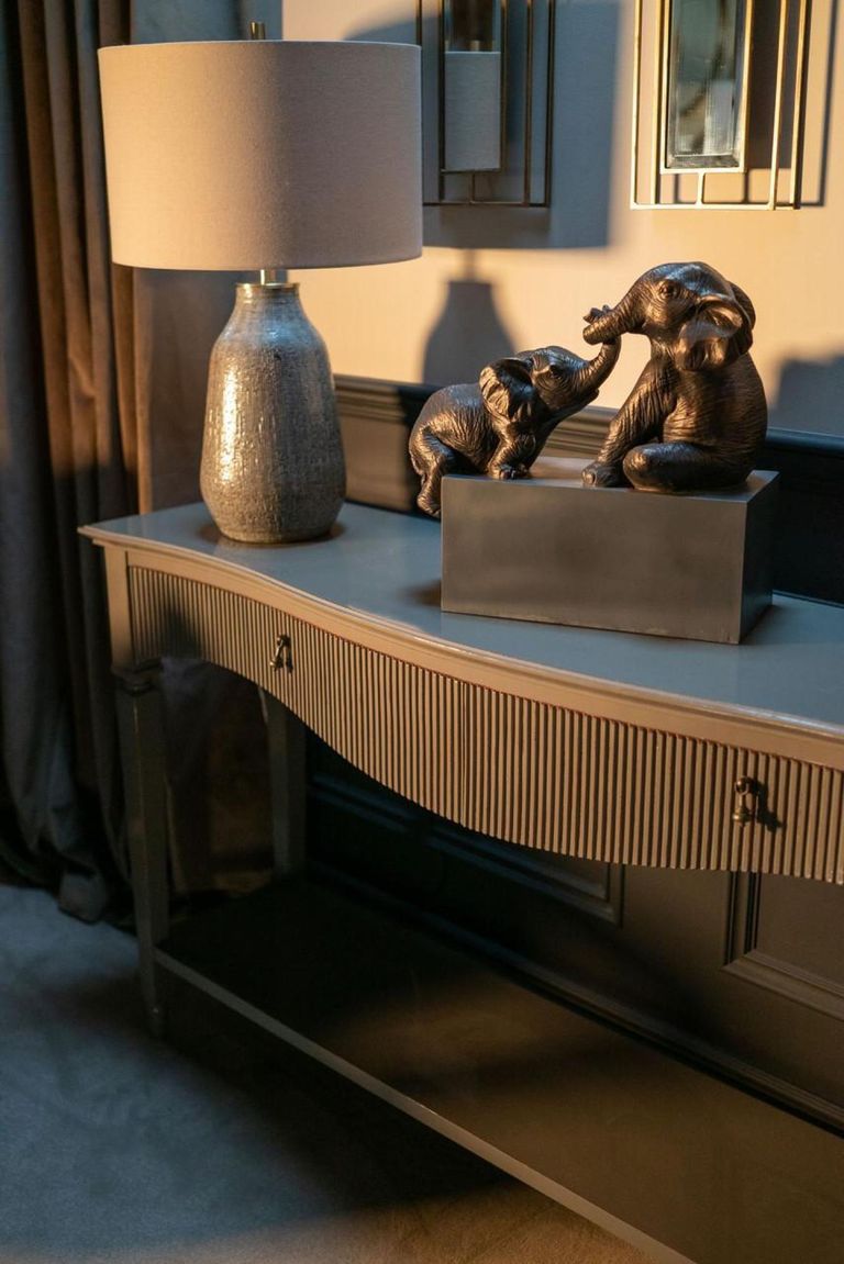 A Helping Hand - Black