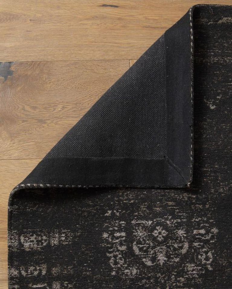 Grand Black Woven Rug - 240cm x 160cm