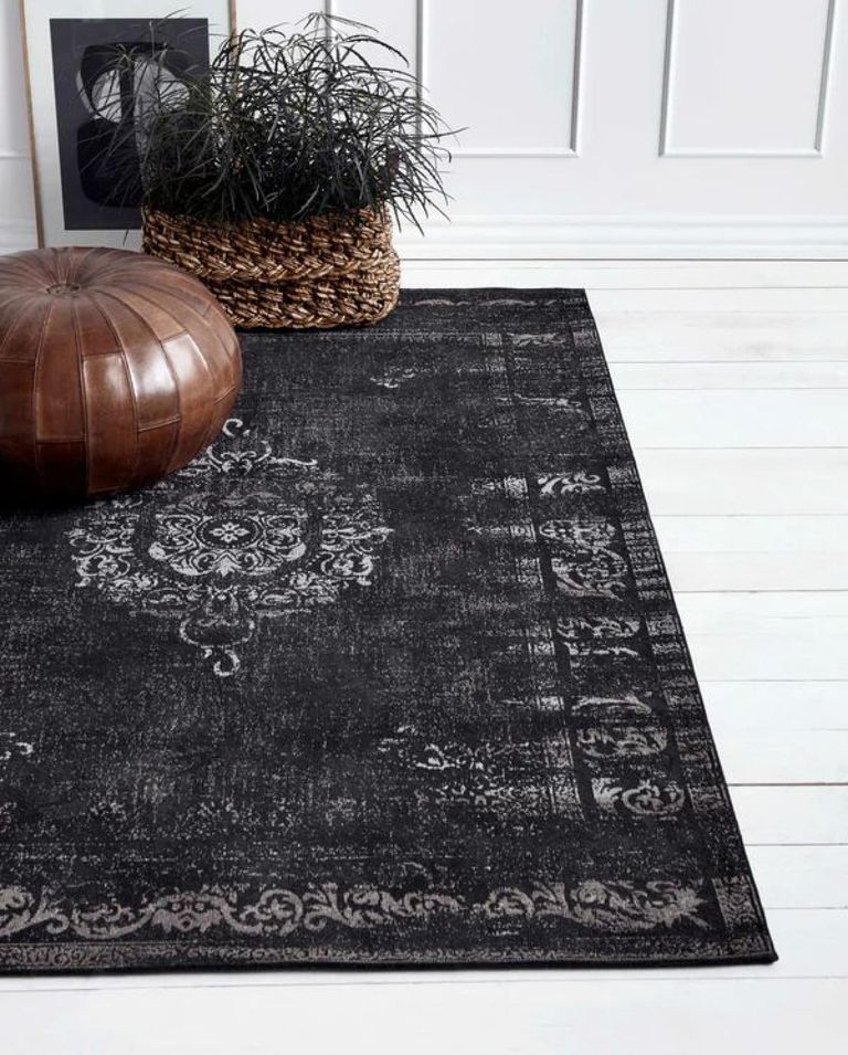 Grand Black Woven Rug - 240cm x 160cm