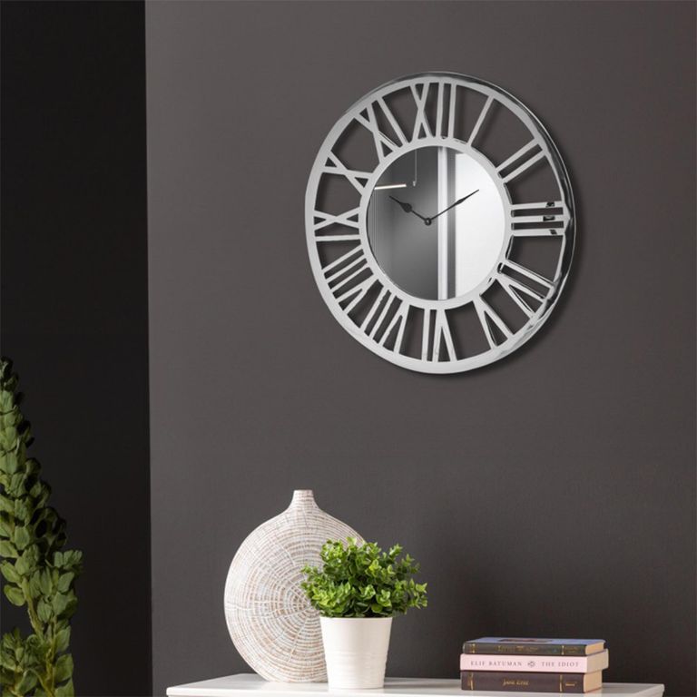 Wall Clock - Round - Silver Metal