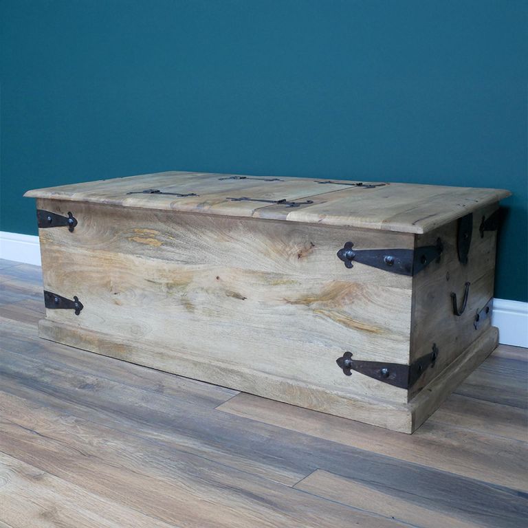 Coffee Table - Rustic Trunk - Mango Wood