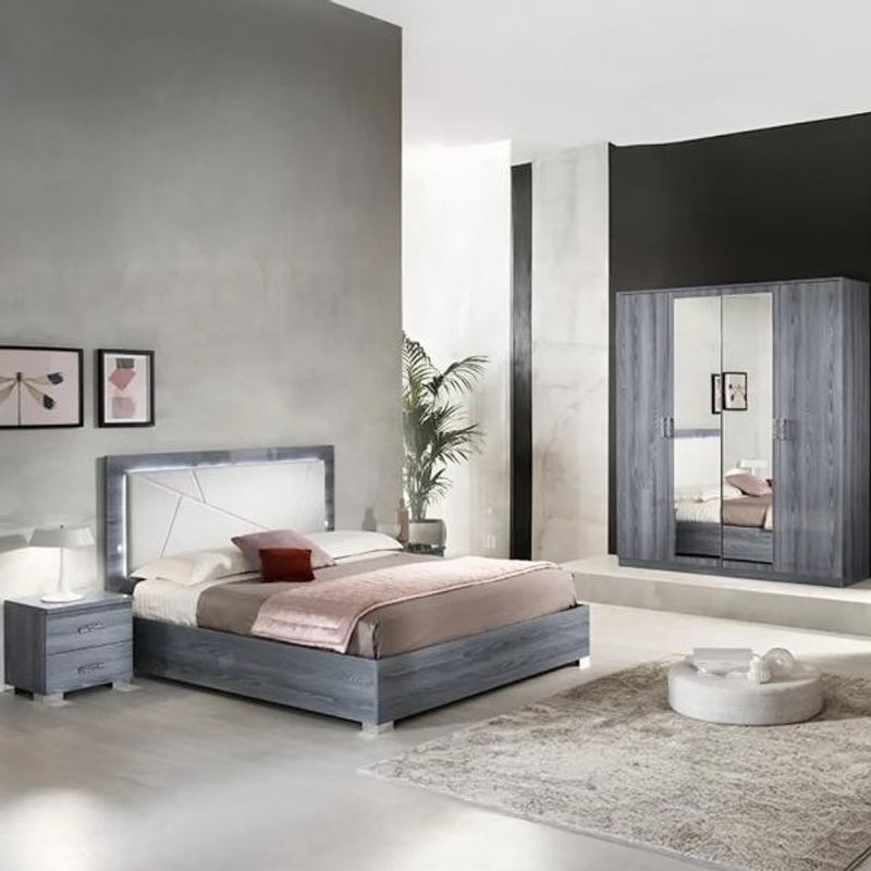 Ben Nicole Bedroom