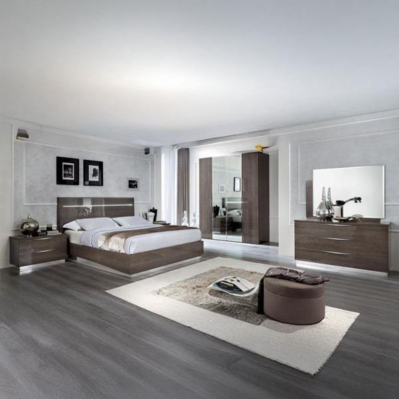 Camel Group Platinum Night