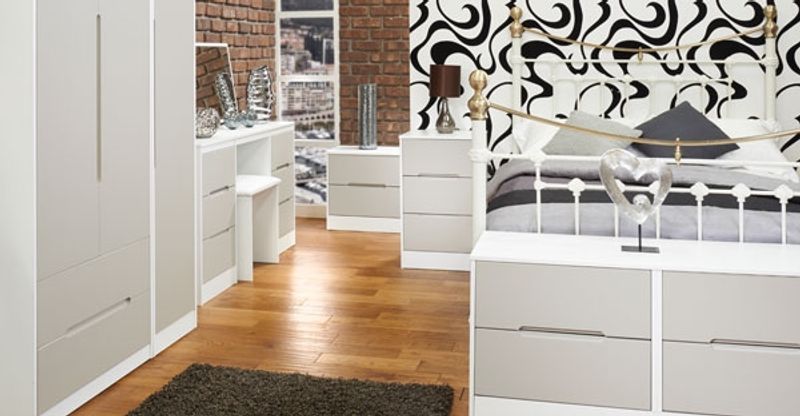 Monaco Kaschmir and White